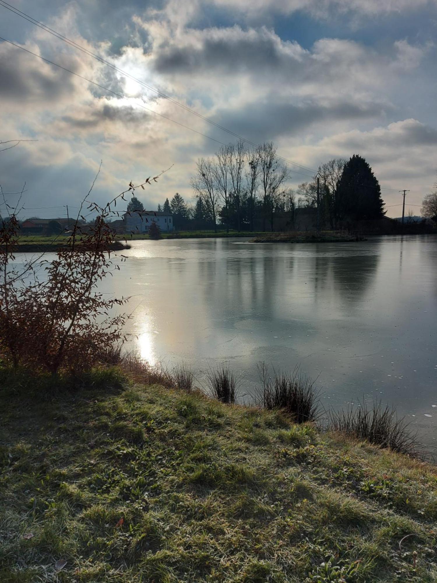 Le Moulin De L'Etang Hotel Chaneins Kültér fotó